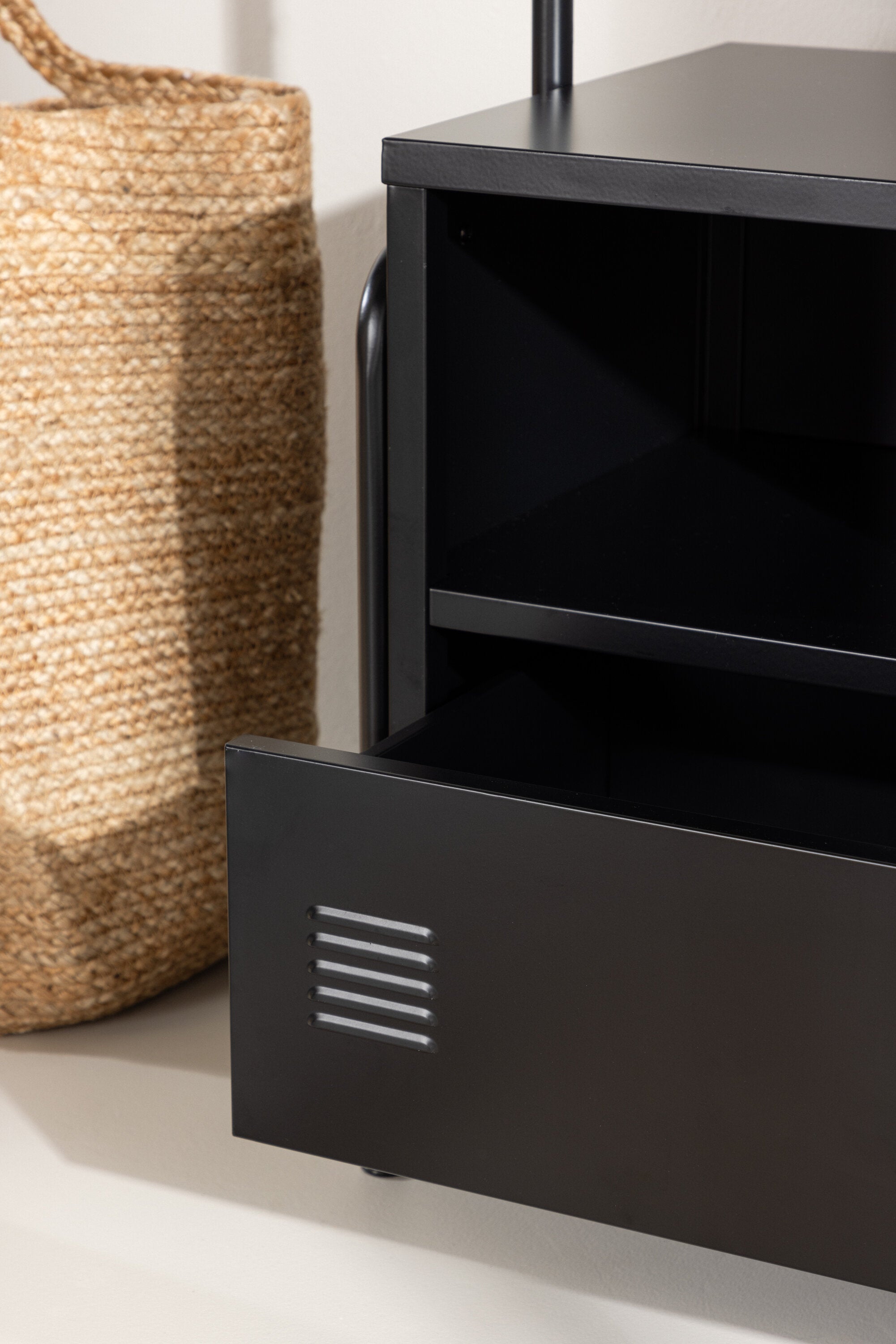 Quito Aufhänger in Schwarz präsentiert im Onlineshop von KAQTU Design AG. Kleiderständer ist von Venture Home