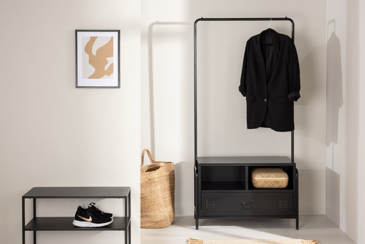 Quito Aufhänger in Schwarz präsentiert im Onlineshop von KAQTU Design AG. Kleiderständer ist von Venture Home