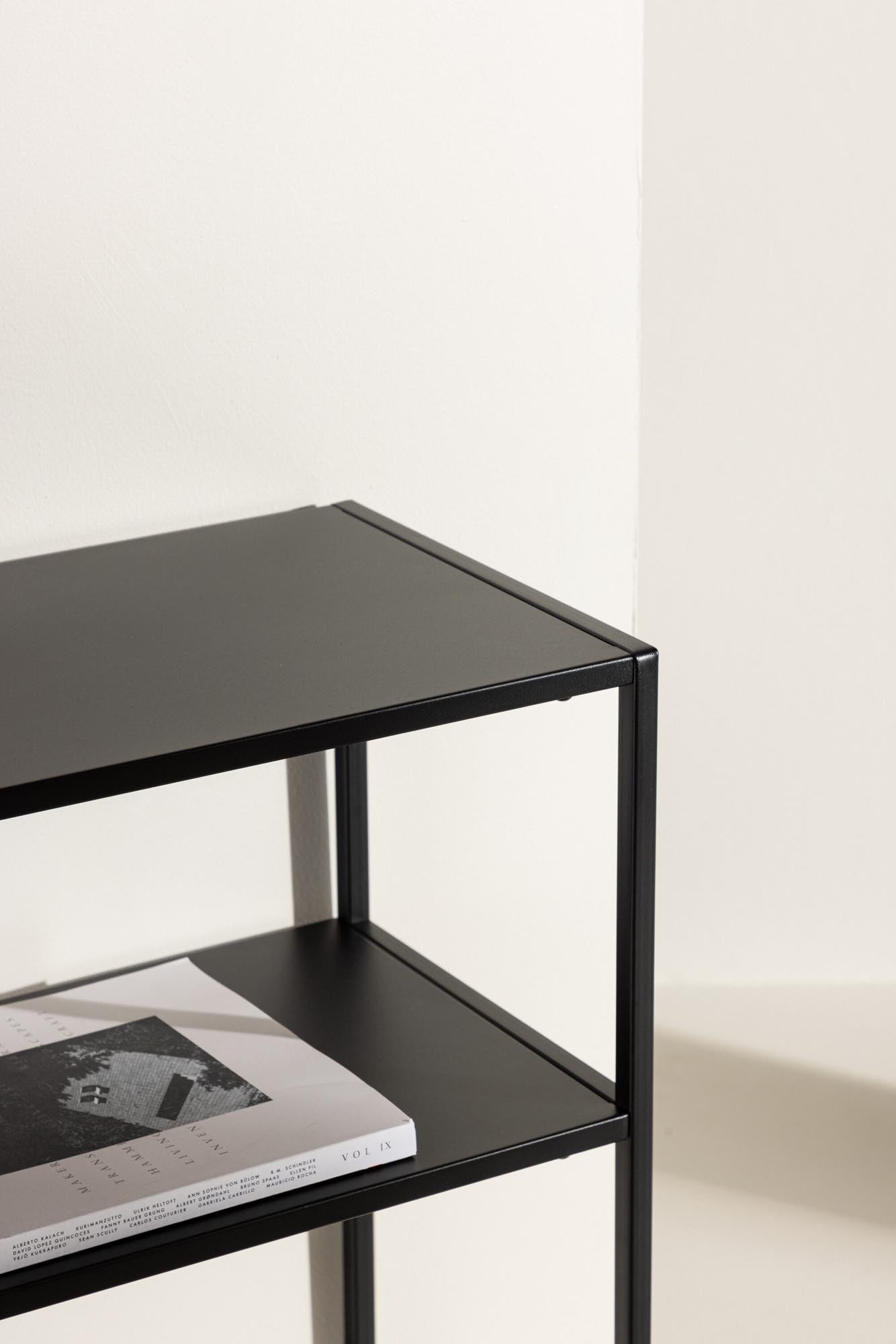 Stilvoller Georgetown Tisch: Schwarzer Stahl, modernes Design, vielseitig nutzbar, eleganter Akzent für jeden Raum.