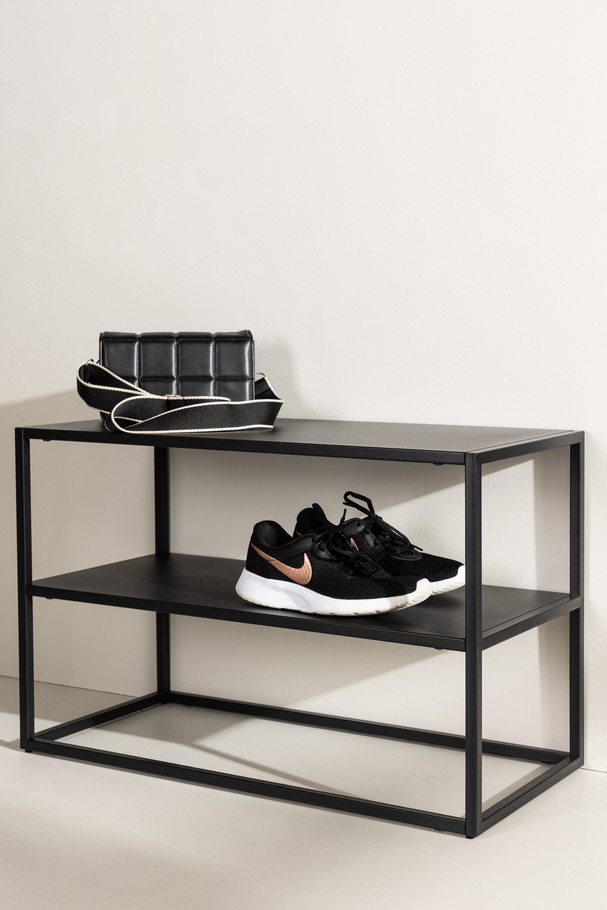 Curitiba Kabinett in Schwarz präsentiert im Onlineshop von KAQTU Design AG. Schuhregal ist von Venture Home