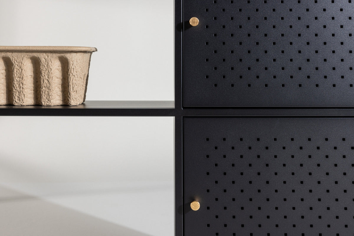 Salta Cabinet in Schwarz präsentiert im Onlineshop von KAQTU Design AG. Cabinet ist von Venture Home