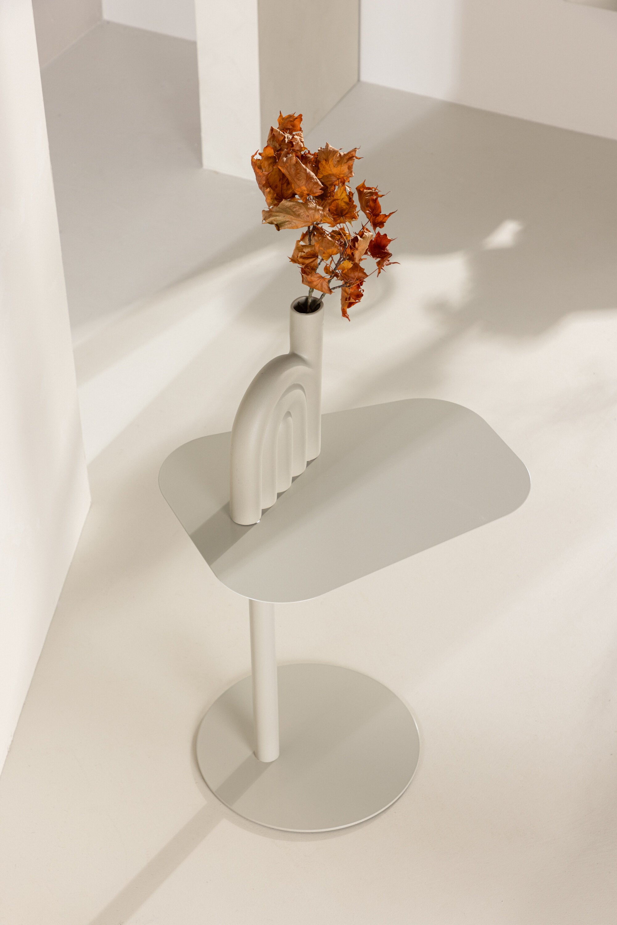 San Jose Beistelltisch in Beige präsentiert im Onlineshop von KAQTU Design AG. Beistelltisch ist von Venture Home