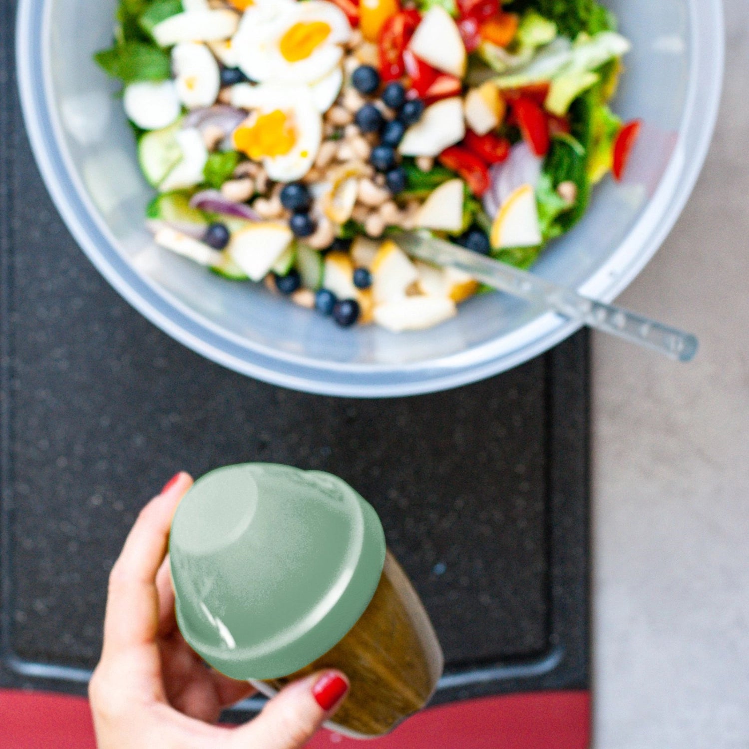 Mix-Ei Schüttelbecher 0.25l mint in Grün präsentiert im Onlineshop von KAQTU Design AG. Küchenhelfer ist von Westmark