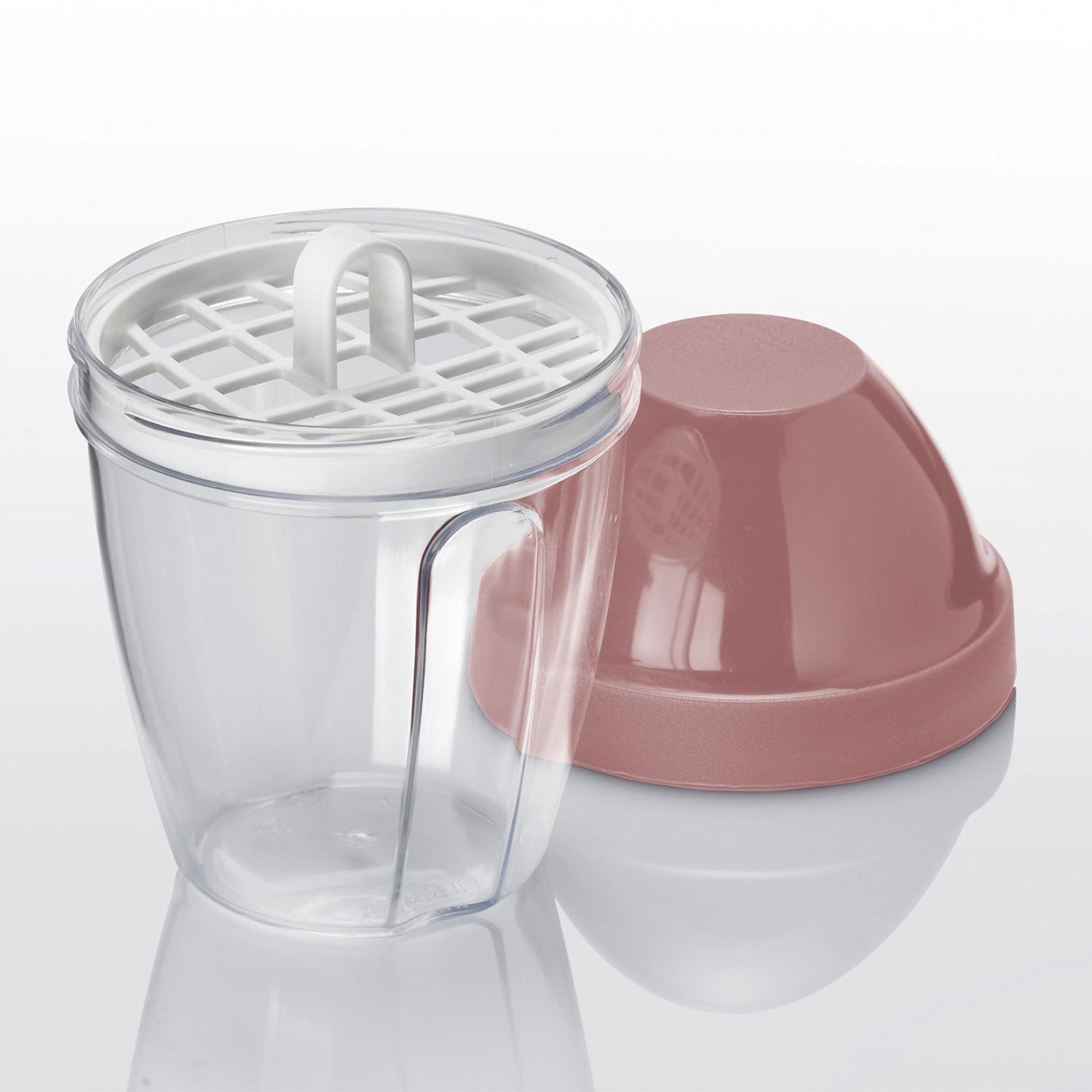 Eleganter Schüttelbecher in sanftem Rosa von Westmark, perfekt zum Mixen von Getränken und Cocktails mit einem Fassungsvermögen von 0,25 l.
