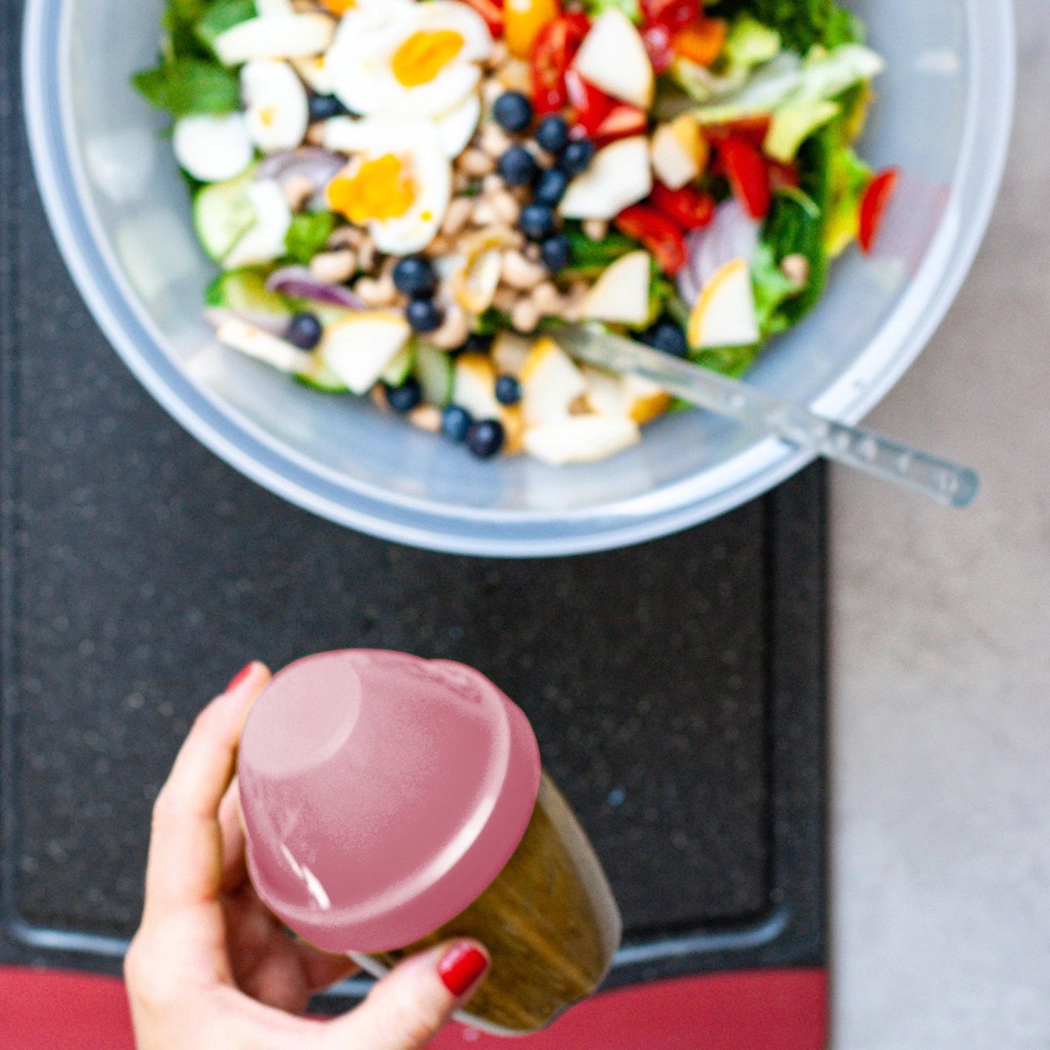 Mix-Ei Schüttelbecher 0.25l rosa in Pink präsentiert im Onlineshop von KAQTU Design AG. Küchenhelfer ist von Westmark