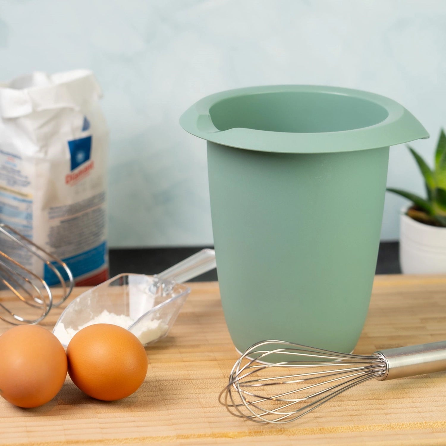 Quirltopf ohne Deckel 1l mint in Grün präsentiert im Onlineshop von KAQTU Design AG. Küchenhelfer ist von Westmark