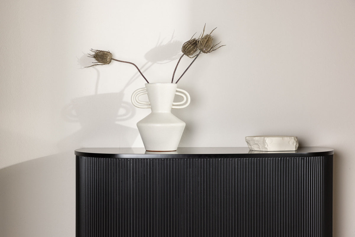 Loca Sideboard in Schwarz präsentiert im Onlineshop von KAQTU Design AG. Sideboard ist von Venture Home