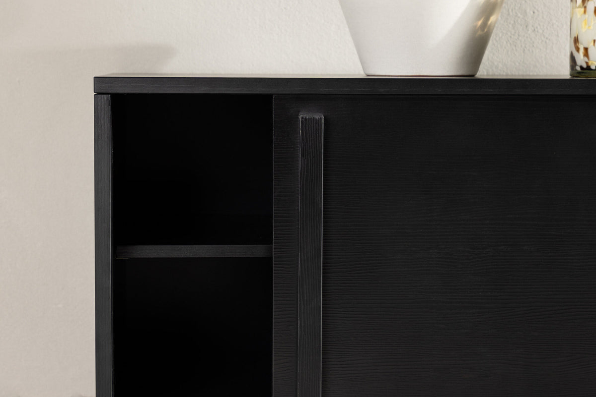Lugo TV Sideboard in Schwarz präsentiert im Onlineshop von KAQTU Design AG. TV-Möbel ist von Venture Home
