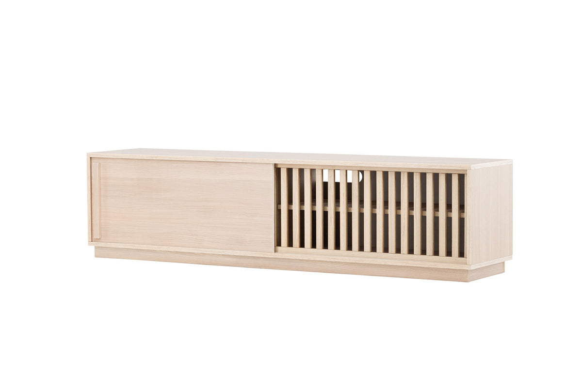 Lugo TV Sideboard in Tünchen präsentiert im Onlineshop von KAQTU Design AG. TV-Möbel ist von Venture Home