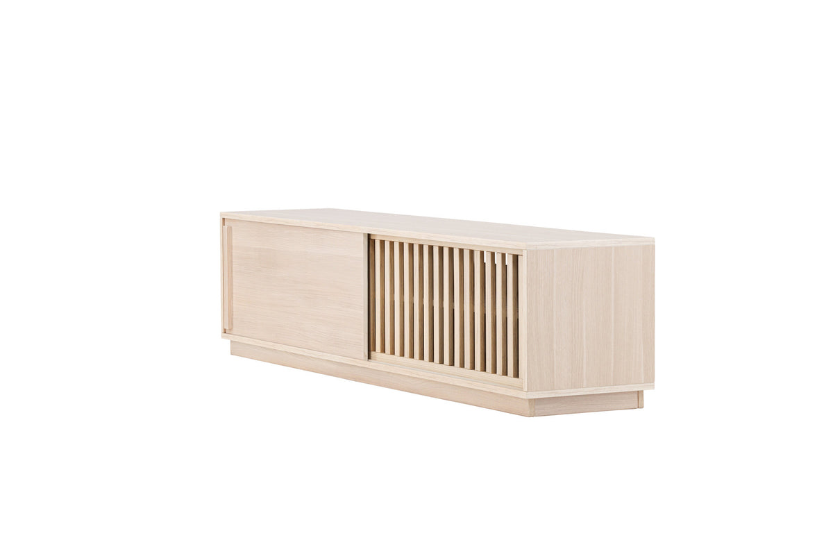 Lugo TV Sideboard in Tünchen präsentiert im Onlineshop von KAQTU Design AG. TV-Möbel ist von Venture Home