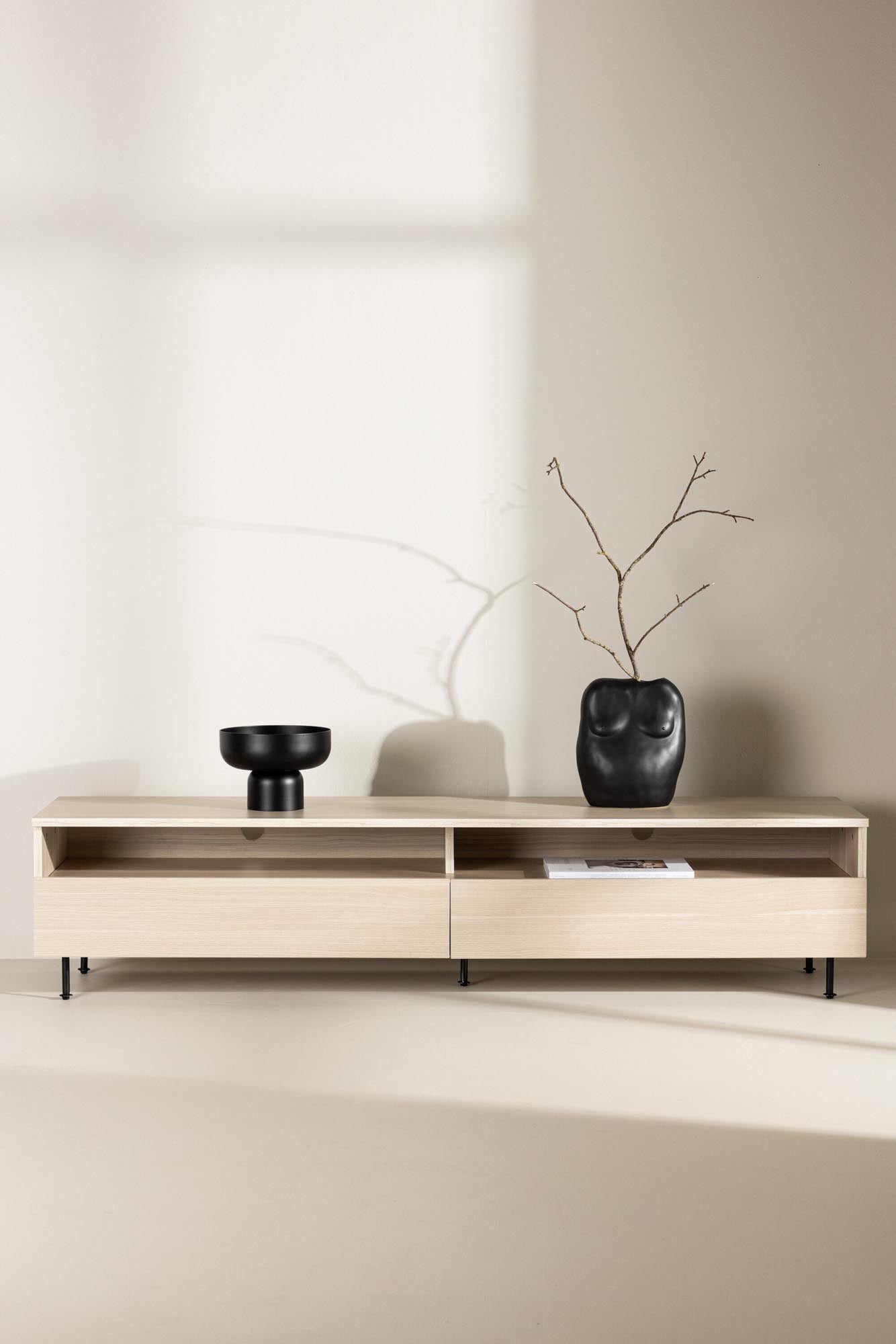 Navarra TV Sideboard in Schwarz/ Weisswäsche präsentiert im Onlineshop von KAQTU Design AG. Sideboard ist von Venture Home