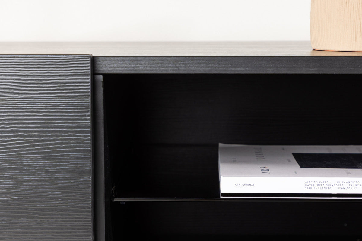 Cuenca TV Sideboard in Schwarz präsentiert im Onlineshop von KAQTU Design AG. TV-Möbel ist von Venture Home