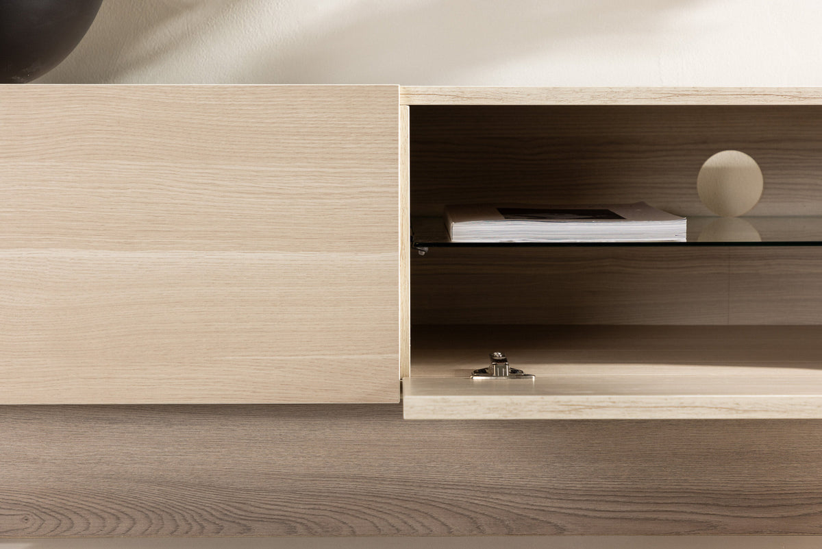 Cuenca TV Sideboard in Tünchen präsentiert im Onlineshop von KAQTU Design AG. TV-Möbel ist von Venture Home