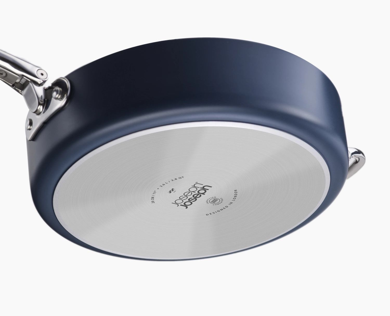 Moderne 28 cm Bratpfanne von Joseph Joseph mit innovativem klappbarem Griff, perfekt für effizientes Kochen und einfache Aufbewahrung.
