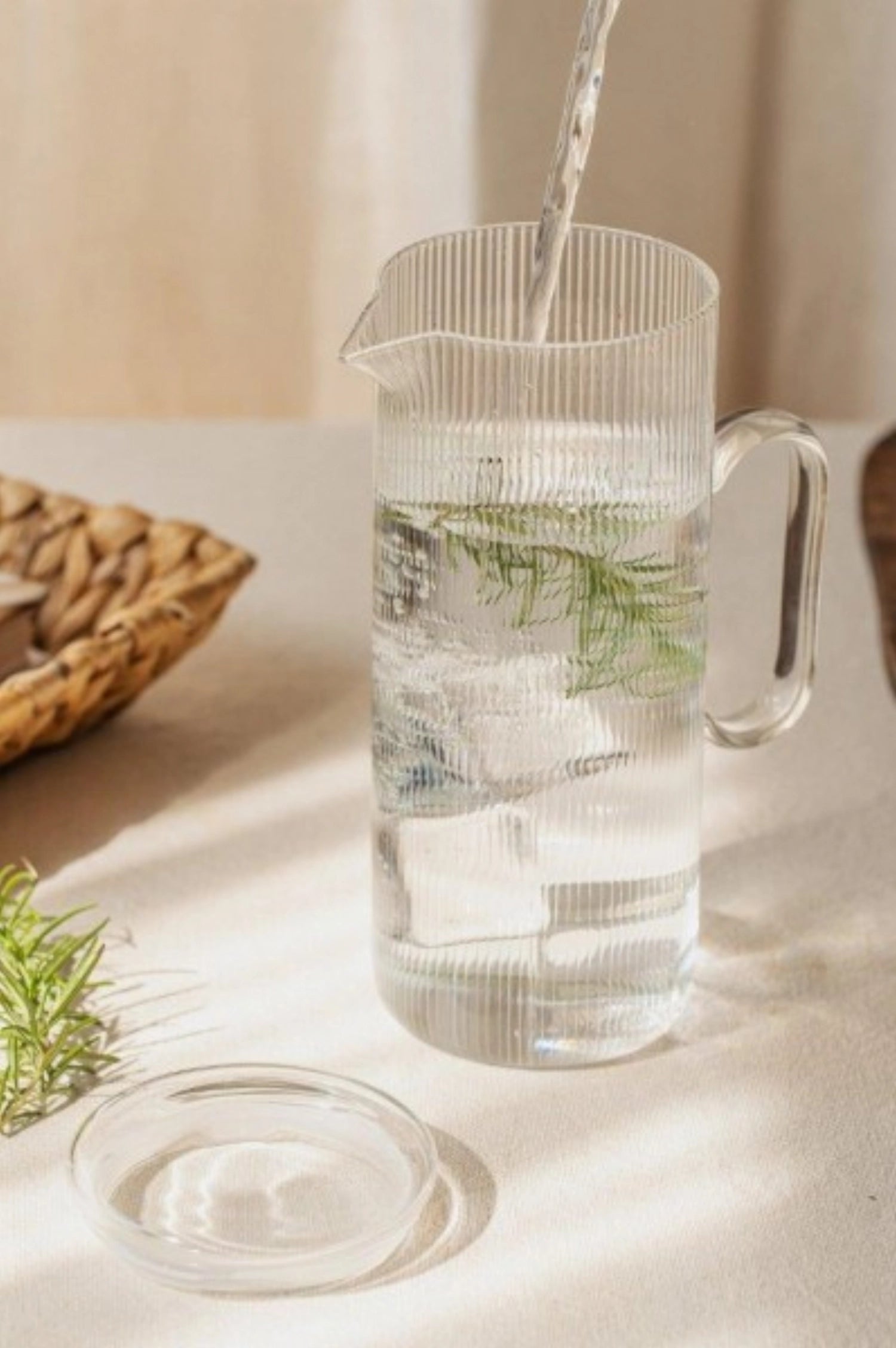 Schlichte und moderne Karaffe aus hochwertigem Borosilikatglas, 1,2 l, ideal für die stilvolle Präsentation von Getränken.