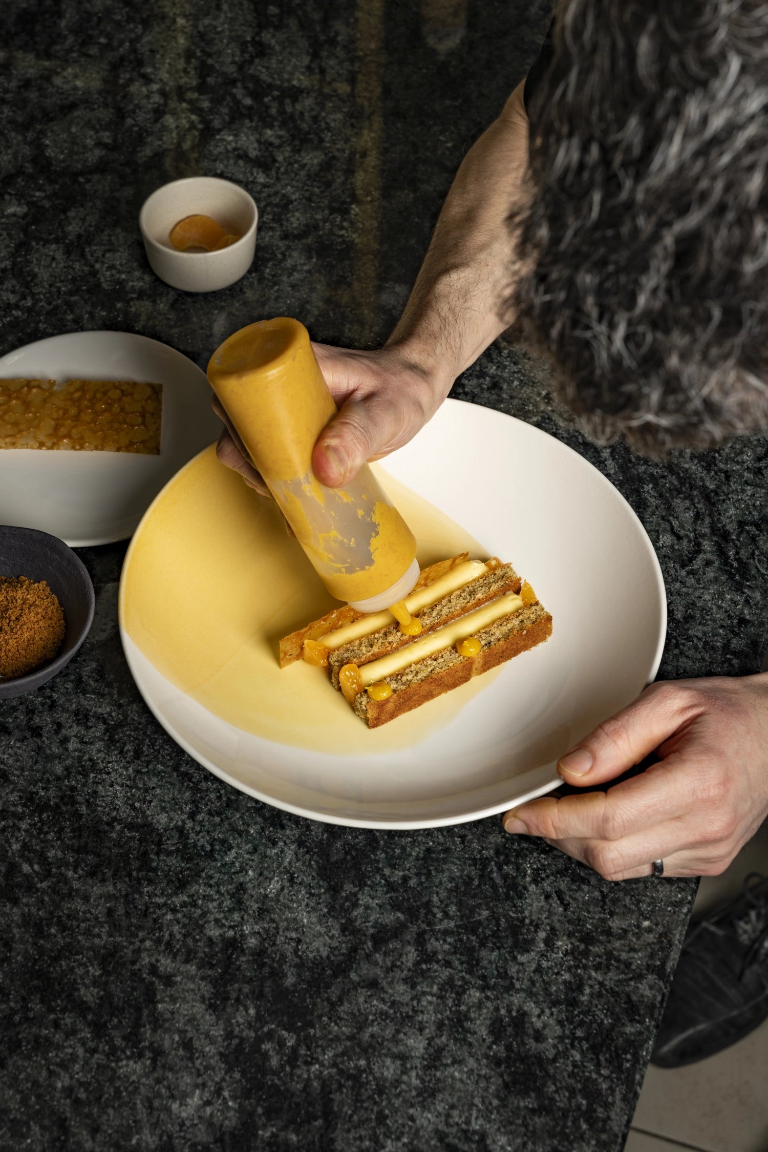 Stilvoller Dessertteller Confluence in leinen alabaster weiß, Ø 21,5 cm, perfekt für besondere Anlässe und feine Desserts. Hochwertige Verarbeitung von Revol.