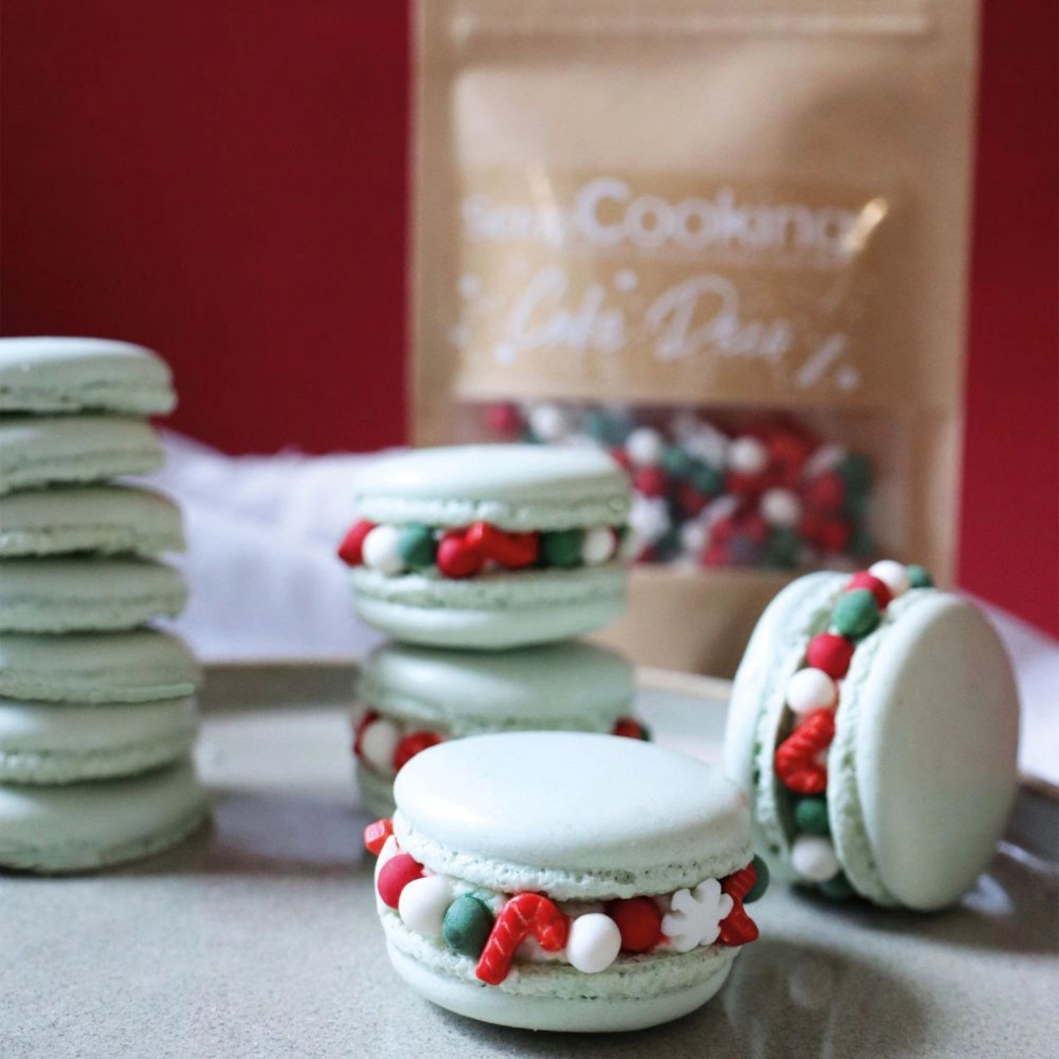 Bunte Zuckerstreusel für die Weihnachtszeit in einer 46g Packung von Scrap Cooking, perfekt zum Dekorieren von Keksen und festlichen Leckereien.