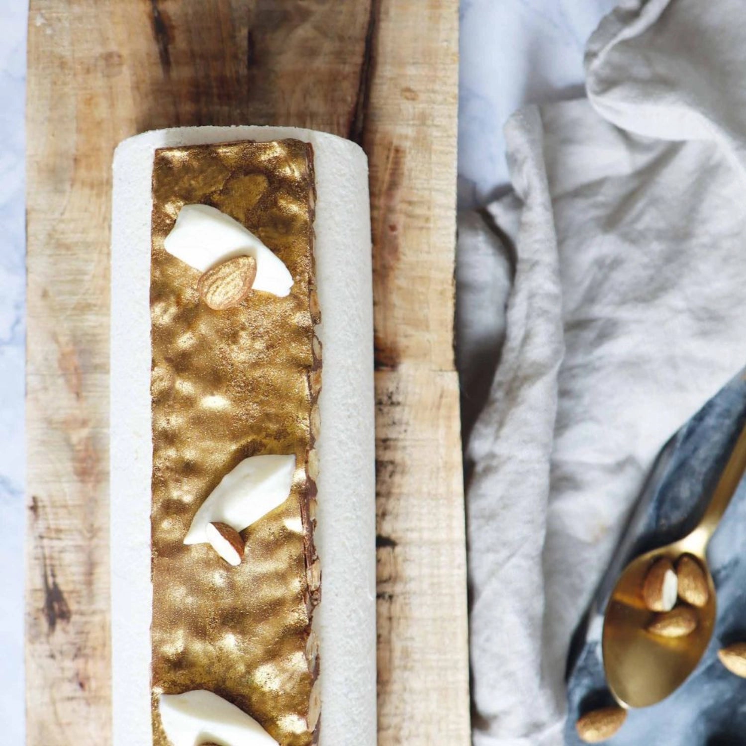 Hochwertige Backform Bûche von Scrap Cooking mit Antihaftbeschichtung für perfekte, leicht lösbare Bûche-Kreationen und gleichmäßige Ergebnisse.