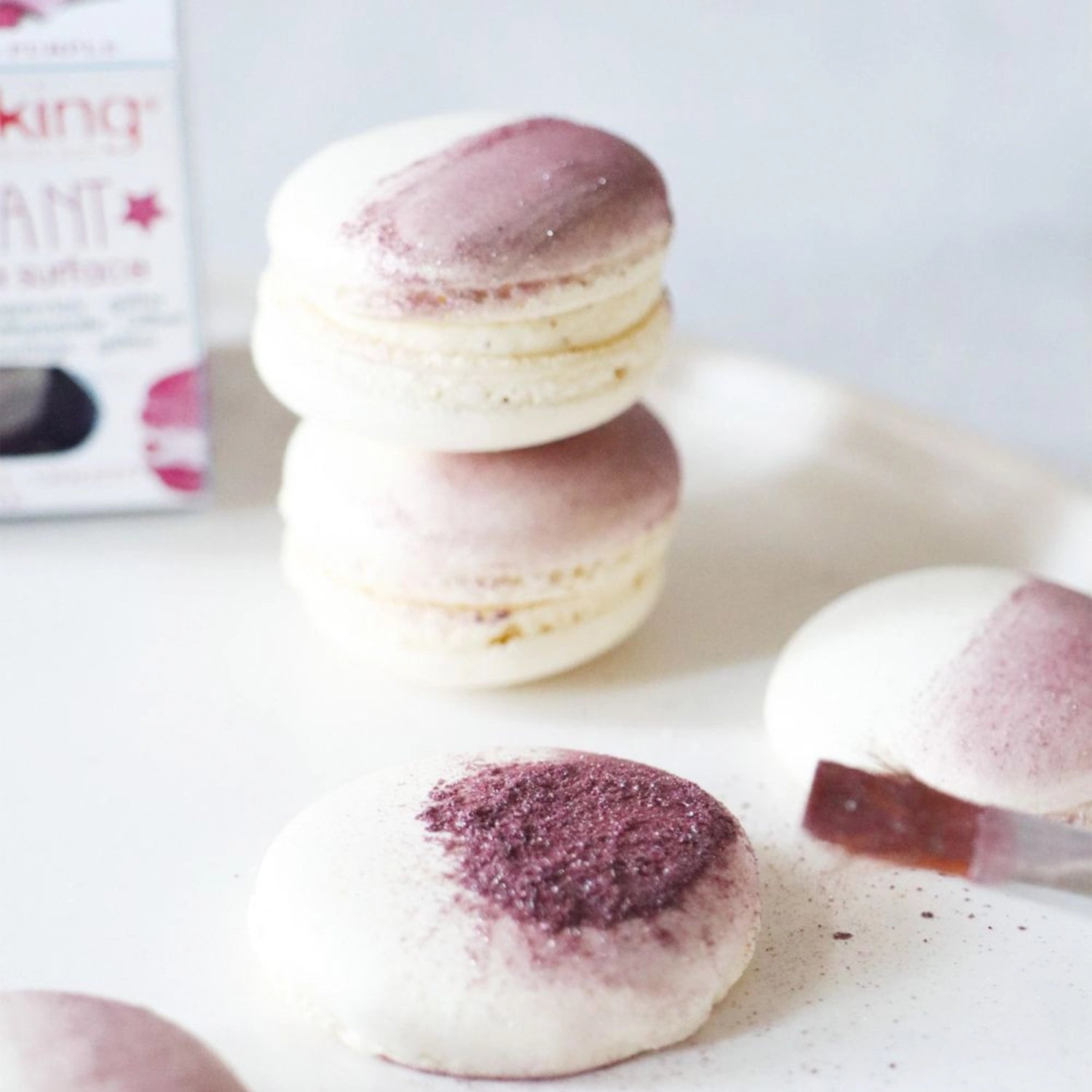 Irisierendes violettes Farbpulver für kaltes Oberflächendekor von Scrap Cooking, ideal für kreative Lebensmittelgestaltungen.