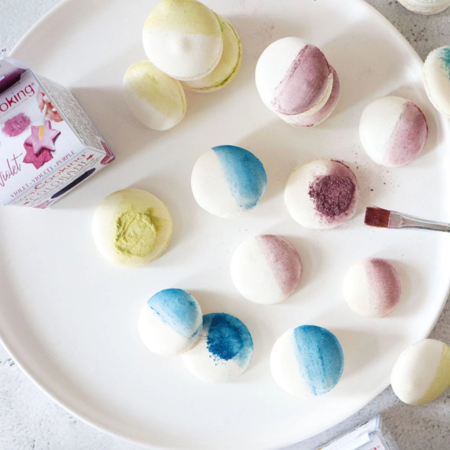 Irisierendes violettes Farbpulver von Scrap Cooking, perfekt für die kreative Dekoration von Speisen und Desserts. Ideal für kalte Anwendungen.