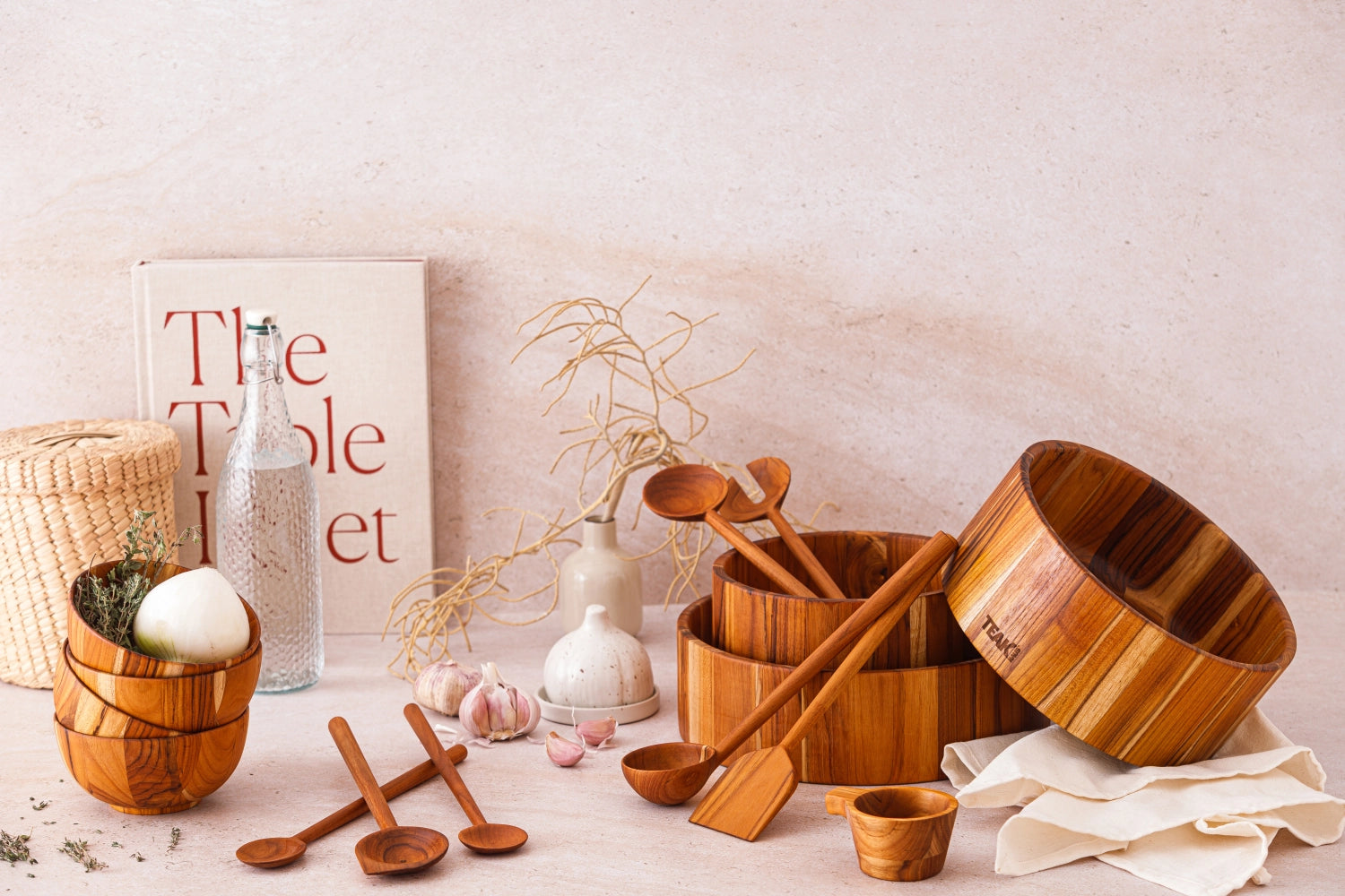 Moon Kochlöffel 33x7.8x2cm in Braun präsentiert im Onlineshop von KAQTU Design AG. Küchenhelfer ist von Teak Haus