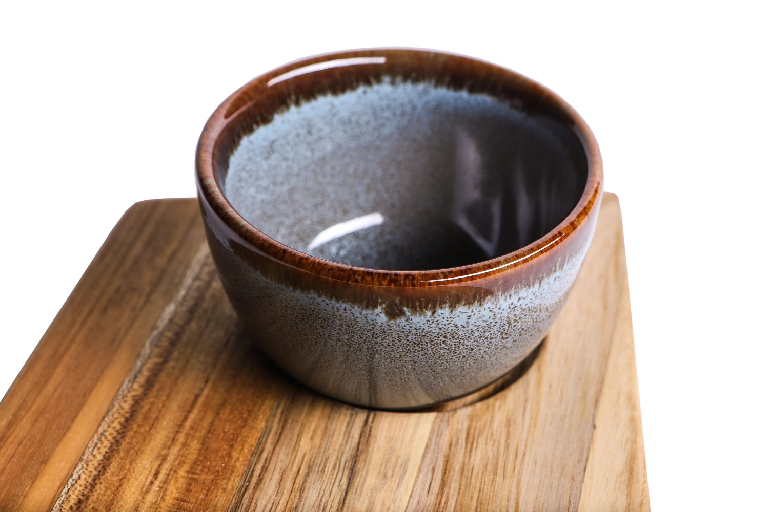 Trapezförmiges Schneidbrett aus hochwertigem Teakholz, 29x19x1.5 cm, ideal für präzises Schneiden und stilvolles Servieren in der Küche.