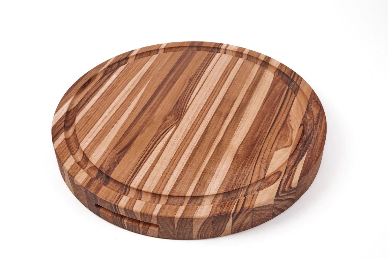 Elegantes Teakholz-Schneidbrett (46x3.8cm) mit integrierter Saftrille und ergonomischen Griffen, perfekt für alle Kochbedürfnisse.