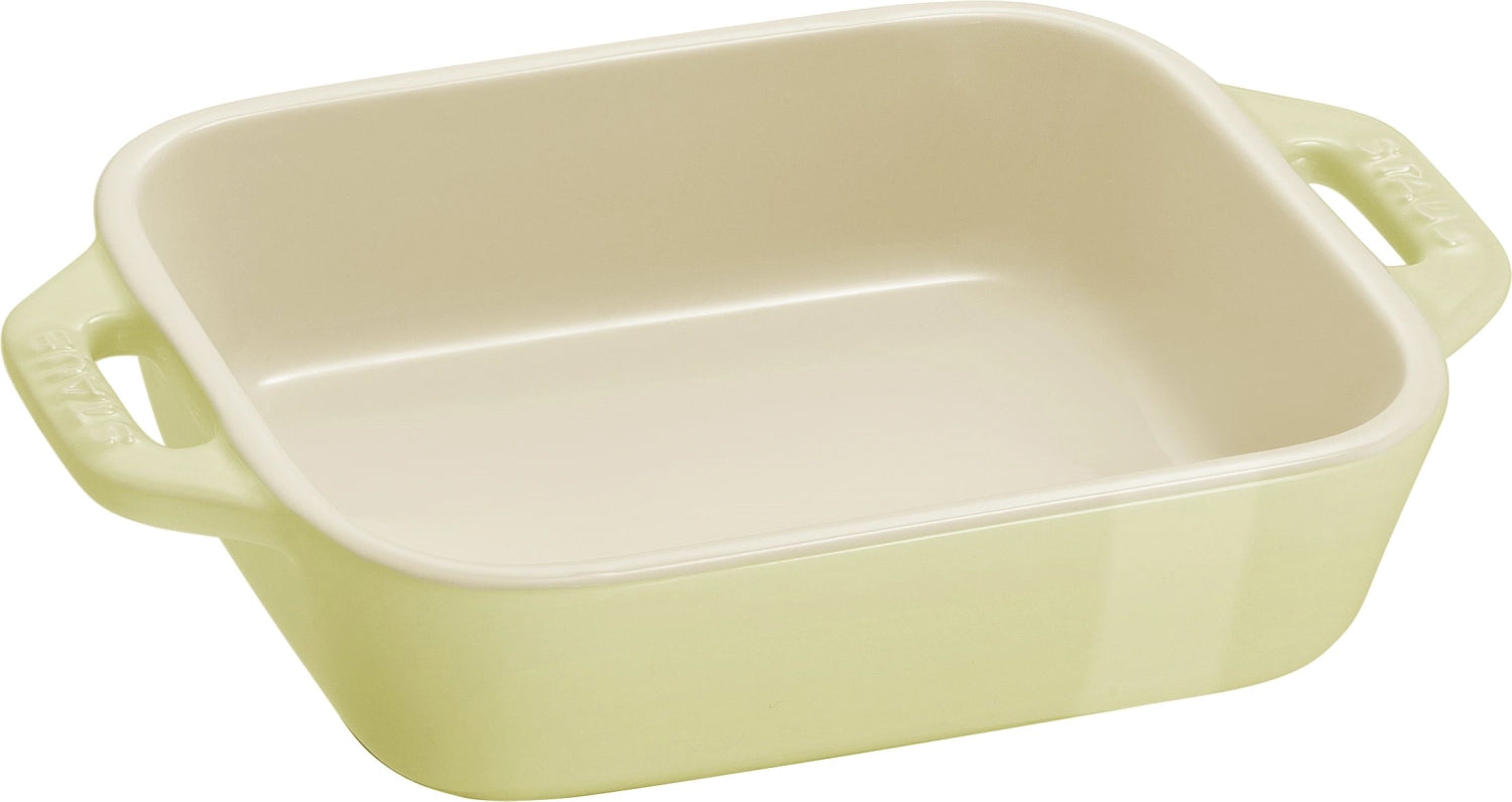 Elegantes 2-teiliges Ofenformset aus Keramik in zartem Hellgrün, perfekt für Aufläufe und Backen, mit den Maßen 20x16 cm und 27x20 cm.