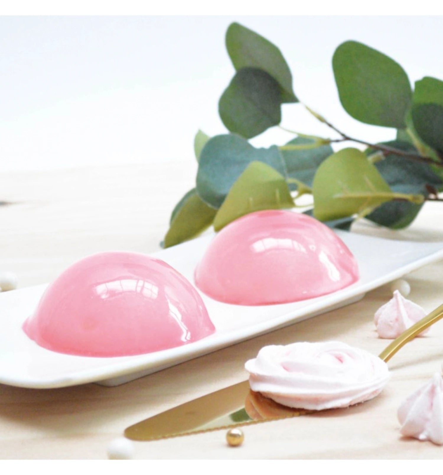Vielseitige 6er Silikonform für Halbkugeln von Scrap Cooking, ideal für kreative Backideen und leckere Desserts.
