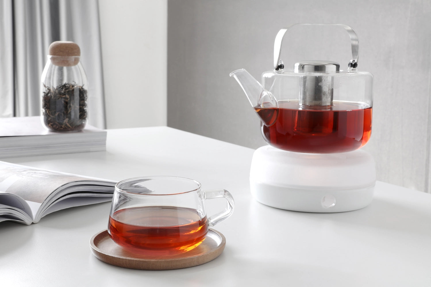 Eleganter Teekrug Bjorn aus robustem Borosilikatglas, 1,2l, ideal für gesellige Teestunden und geschmackvolle Präsentation.