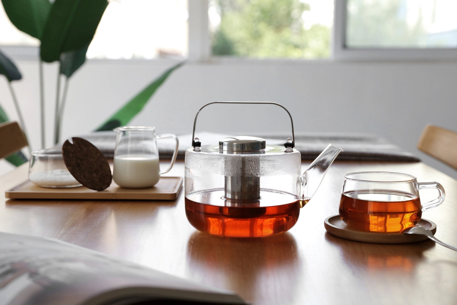 Eleganter Teekrug Bjorn aus robustem Borosilikatglas, 1,2l, ideal für Teegenuss und stilvolle Präsentation bei jedem Anlass.