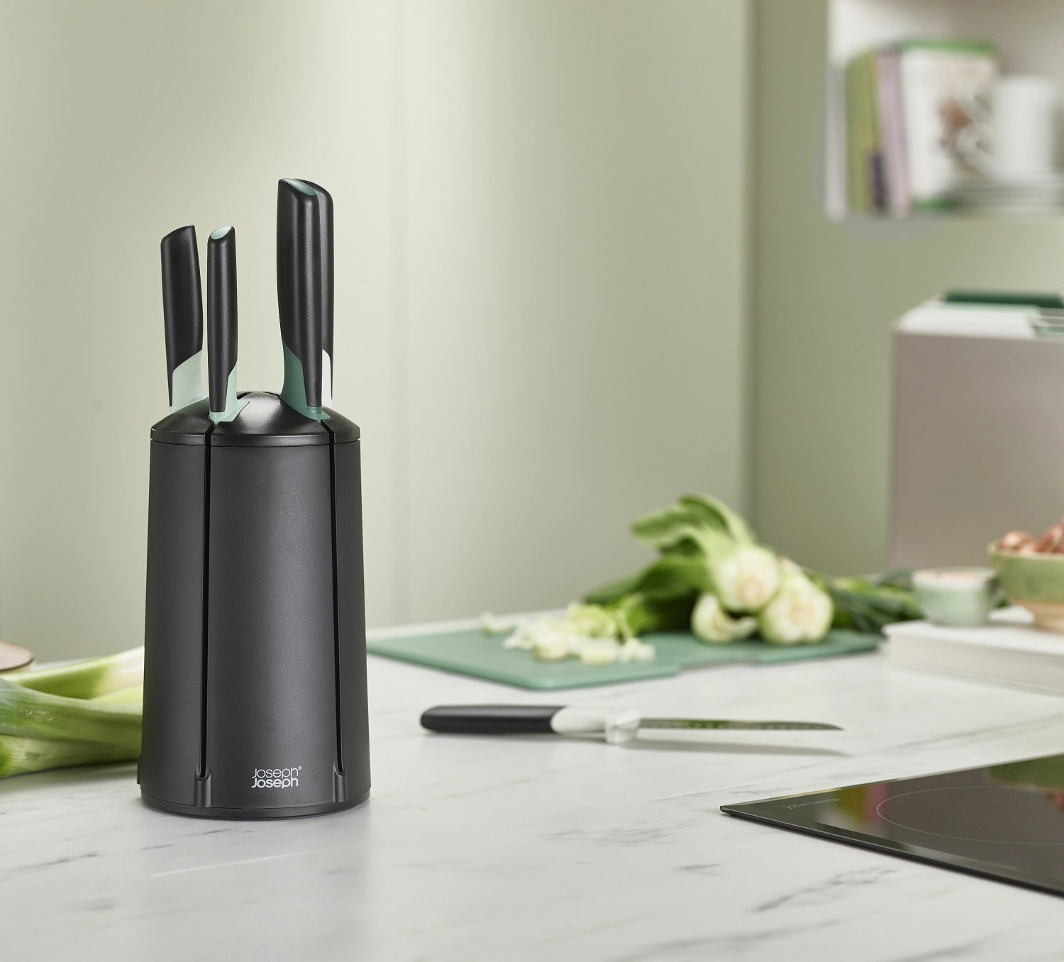 Elevate Messer Karussell 5tlg. von Joseph Joseph, praktische und stilvolle Küchenmesser mit innovativem Design für effizientes Kochen.