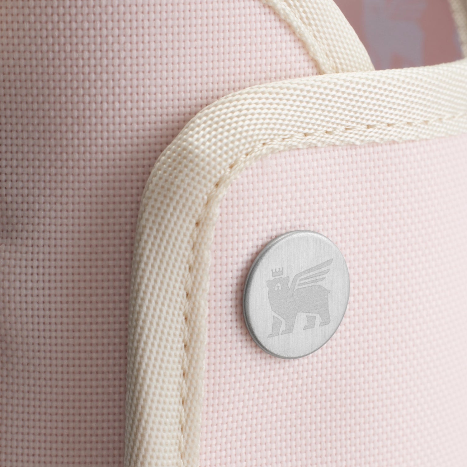 Stylische 0.89l Wasserflasche All-Day Quencher Carry-All in zartem Rose Quartz von Stanley, perfekt für Hydration unterwegs.
