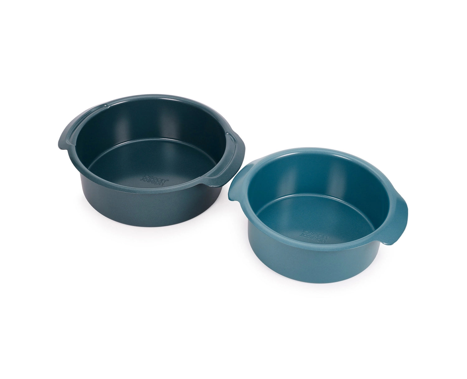 Zwei praktische Nest Bake Backformen von Joseph Joseph, Durchmesser 20 und 23 cm, ideal für Kuchen und Desserts, platzsparend und funktional.