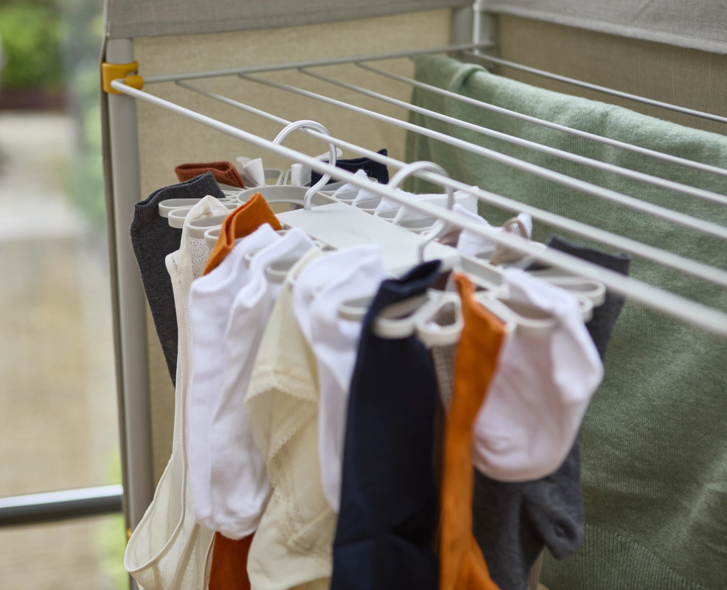 Petal clothes bars for small parts in flower shape for 32 pieces