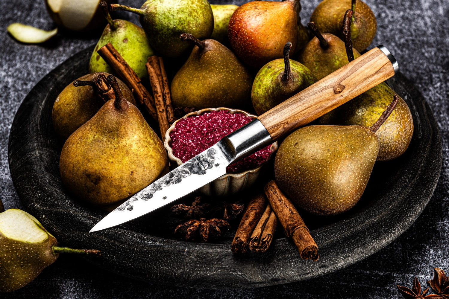 Hochwertiges Olive Schälmesser mit 9 cm Klinge von Forged, ideal für präzises Schälen und vielseitige Kücheneinsätze.