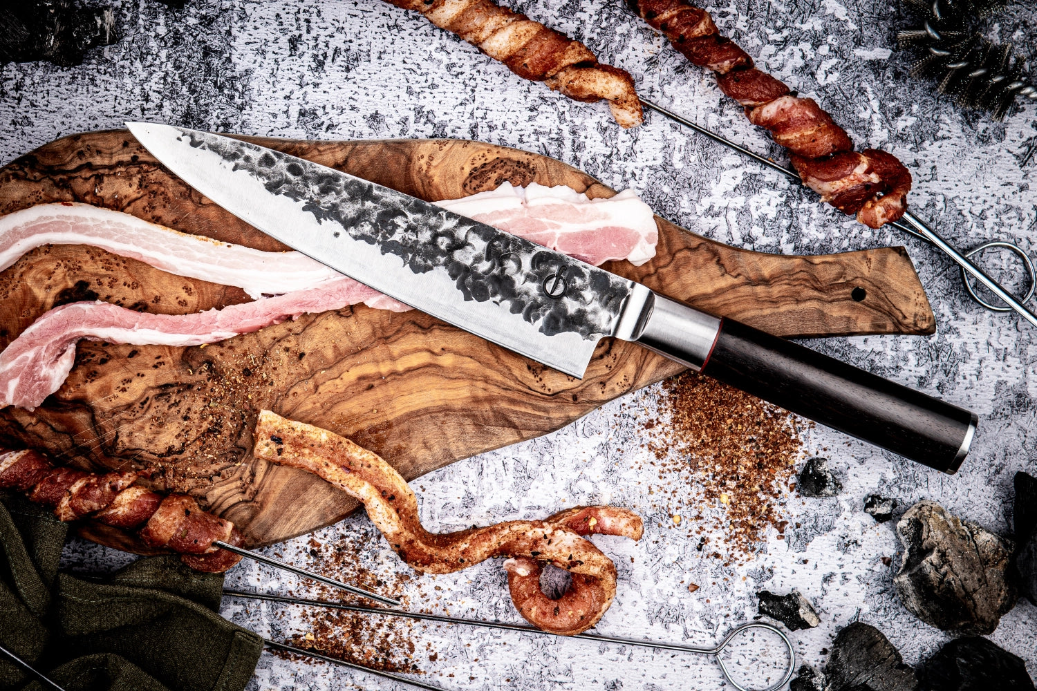 Sebra Kochmesser 20cm in strahlendem Gelb, perfekt für präzise Schneidarbeiten, hergestellt von der renommierten Marke Forged.