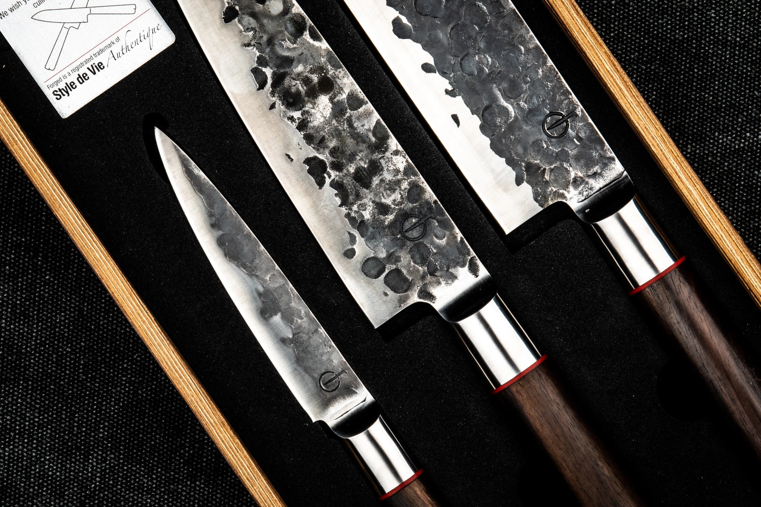 Elegantes 3-teiliges Messerset in Gelb von Forged, perfekt für präzise Schneidarbeiten und stilvolle Akzente in Ihrer Küche.