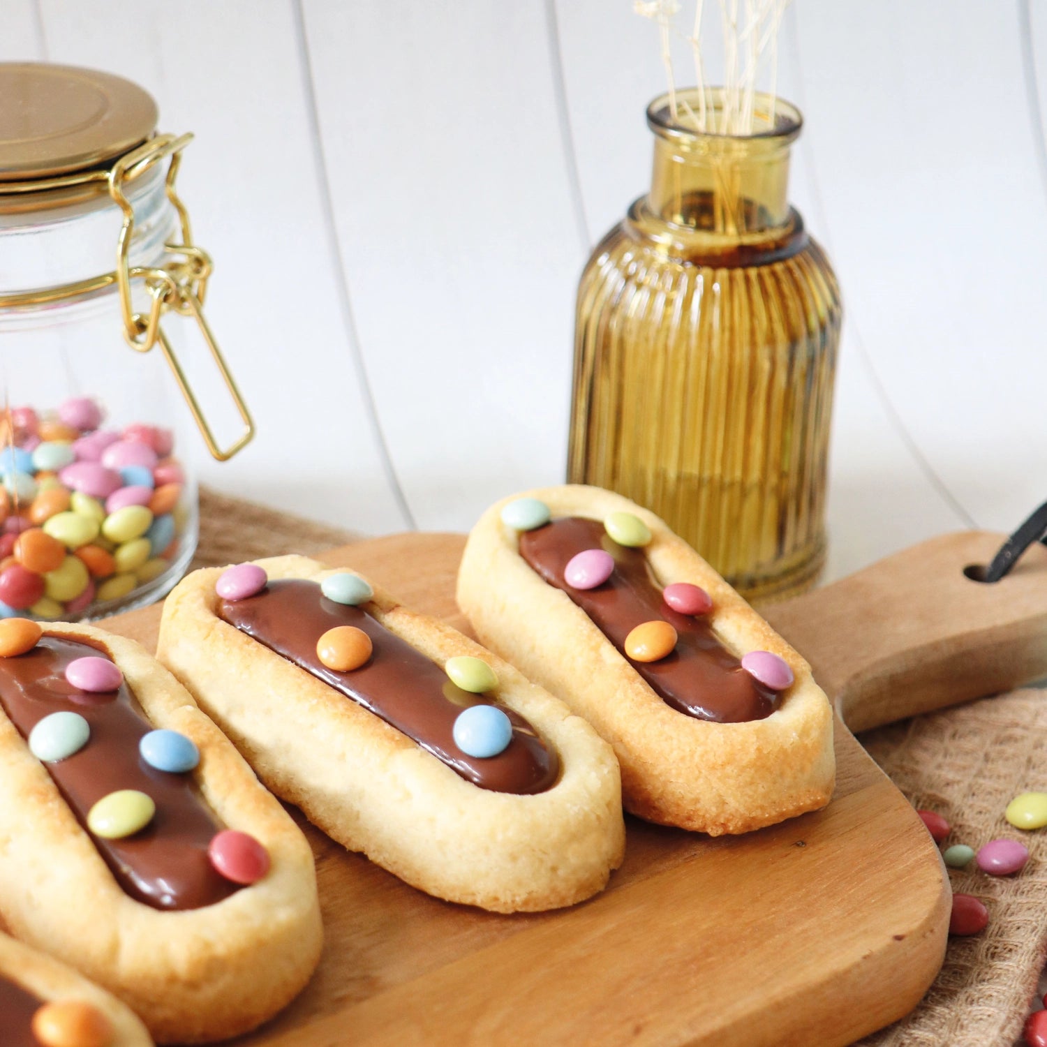 Silikon Backform für 6 Löffelbiskuits, ideal für das einfache und kreative Backen von leckeren Desserts zu Hause.