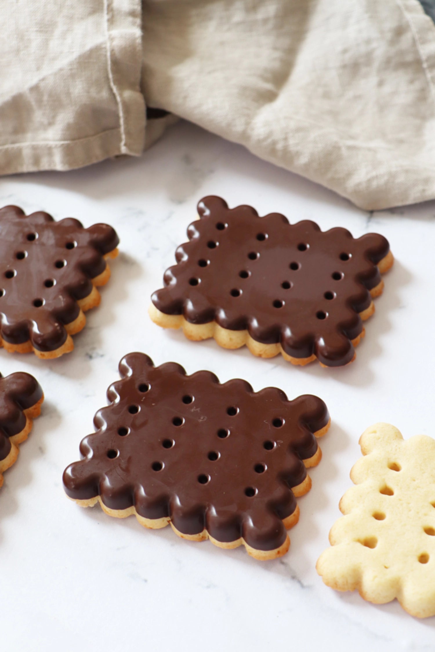 Praktische Silikonform für 8 Petit beurre Kekse, perfekt für das einfache Backen und kreative Genussmomente in der Küche.
