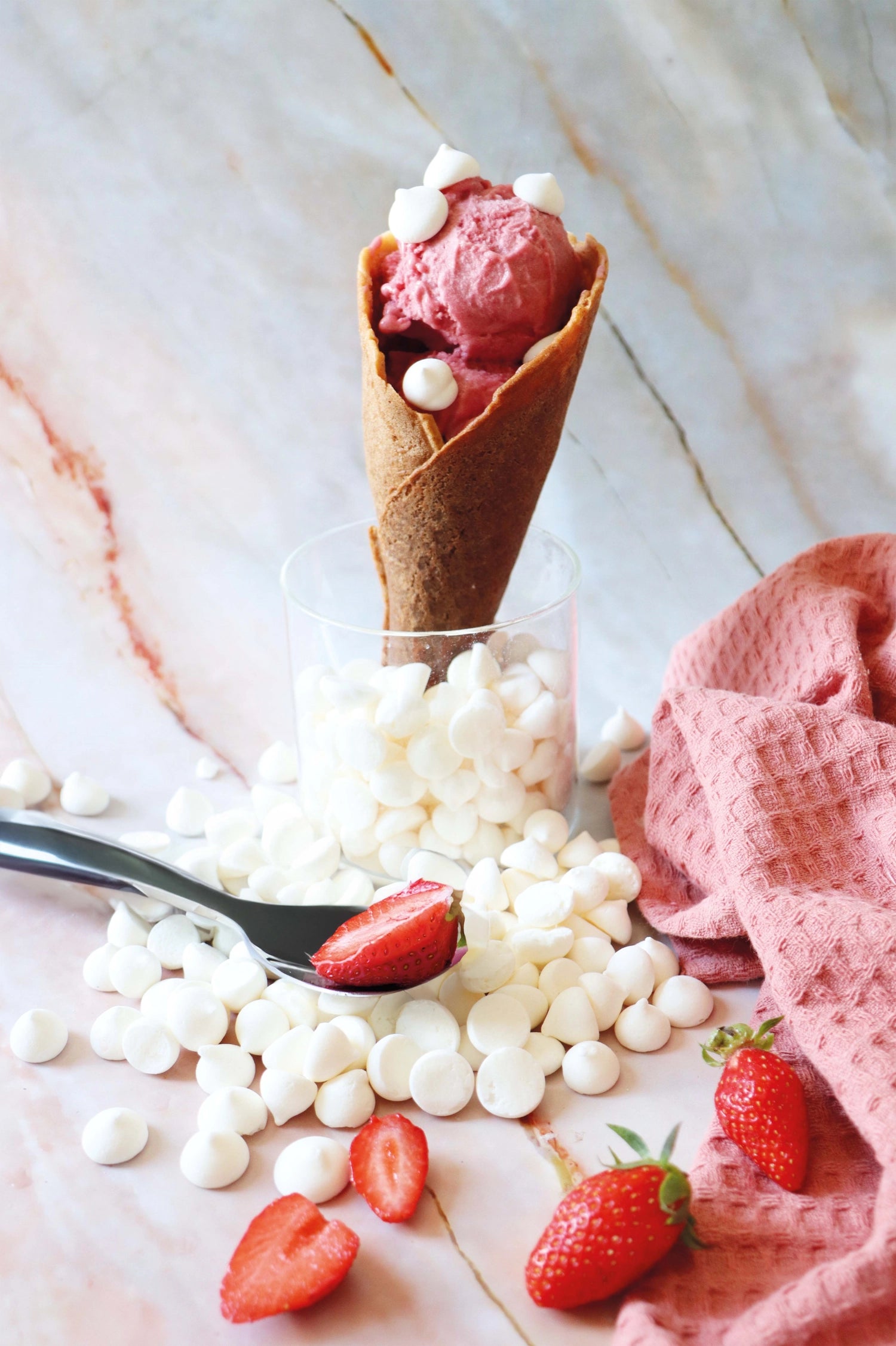 Kompaktes Waffel- und Cornet-Gerät von Scrap Cooking für die einfache und schnelle Zubereitung leckerer Waffeln und Dessert-Kreationen.