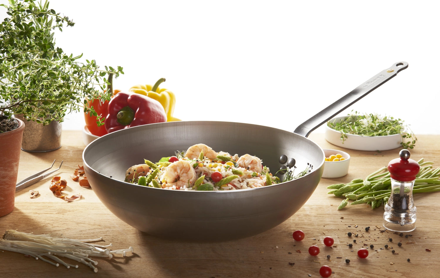 MINERAL B ELEMENT Wok von de Buyer, 28 cm Durchmesser, aus hochwertigem Stahl, ideal für gesundes Kochen und Braten.