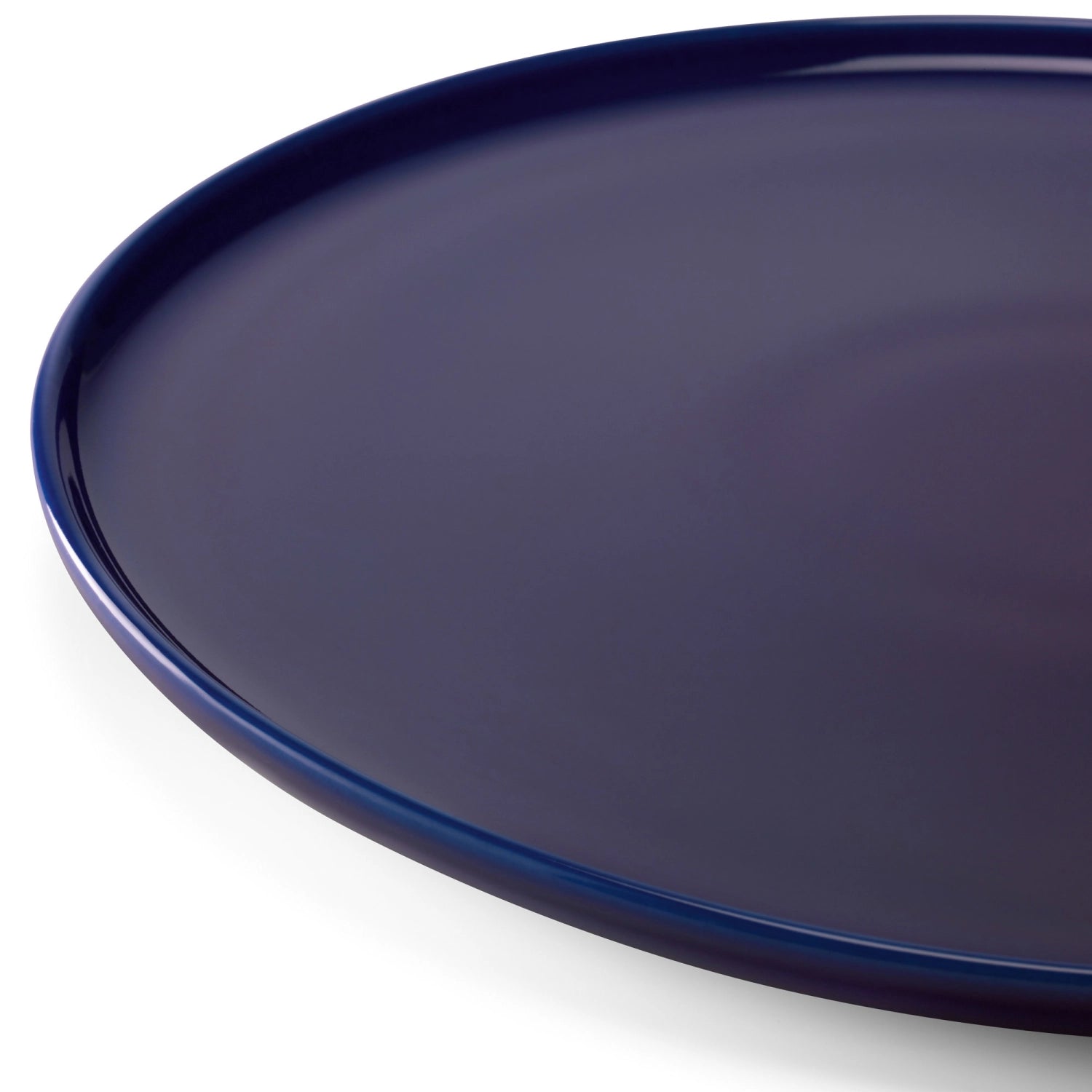 Zwei flache Teller in lebhaftem Cobalt-Blau, 26 cm Durchmesser, ideal für festliche Anlässe und geschmackvolle Präsentation von Speisen.