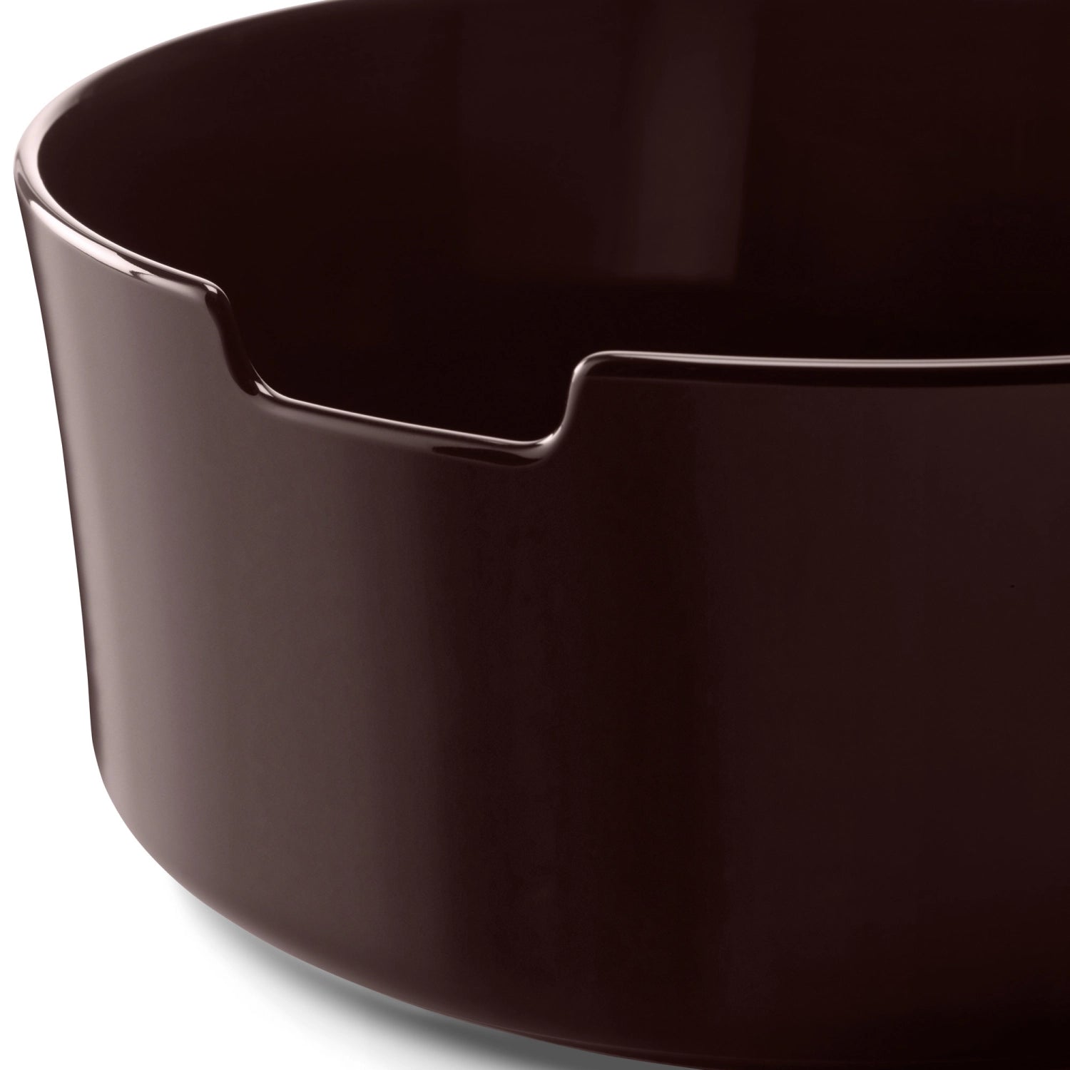 Moderne 26 cm Salatschale aus hochwertigem Glas, ergänzt durch edles Eschenbesteck in Mocha, ideal für ansprechende Servierideen.