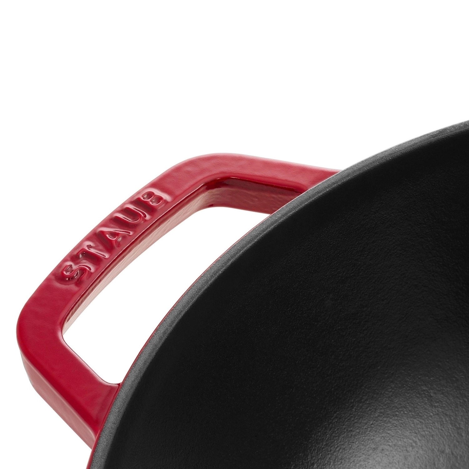 Eleganter Wok in strahlendem Kirsch-Rot, 30 cm Durchmesser, 4.4 l Fassungsvermögen, mit praktischem Glasdeckel für einfaches Überwachen des Kochvorgangs.