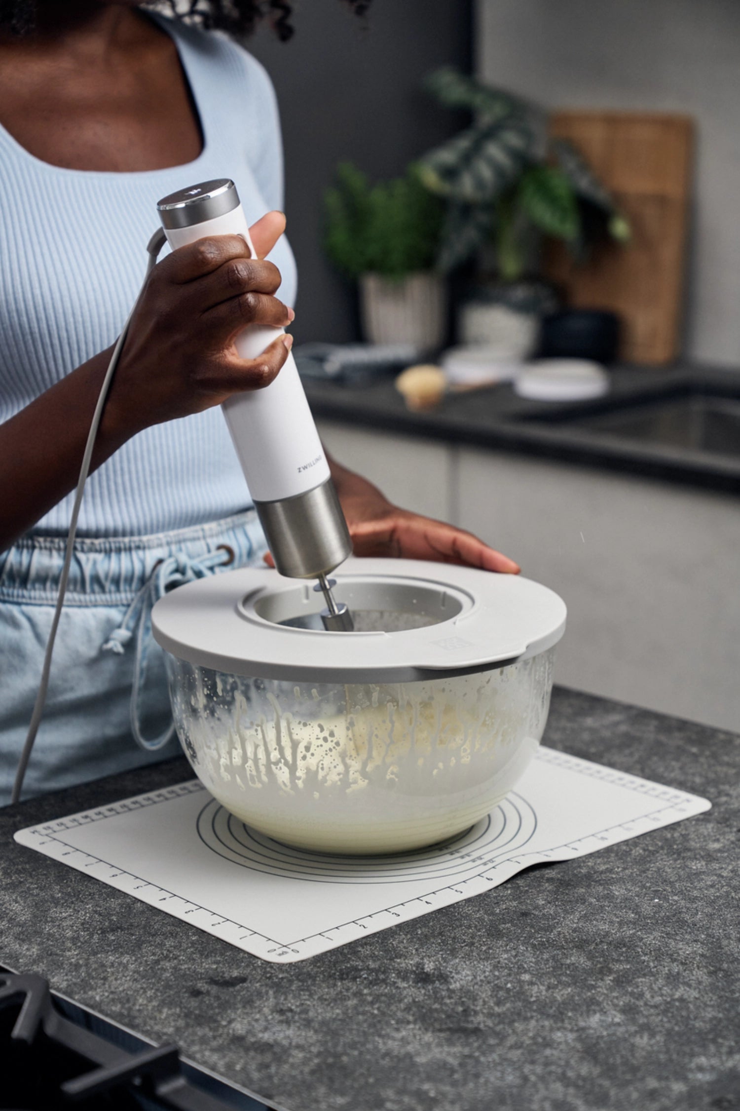 Vielseitiges 5-teiliges Zubehörset von Zwilling für das Vakuumieren, perfekt zum Aufbewahren und Frischhalten von Lebensmitteln.