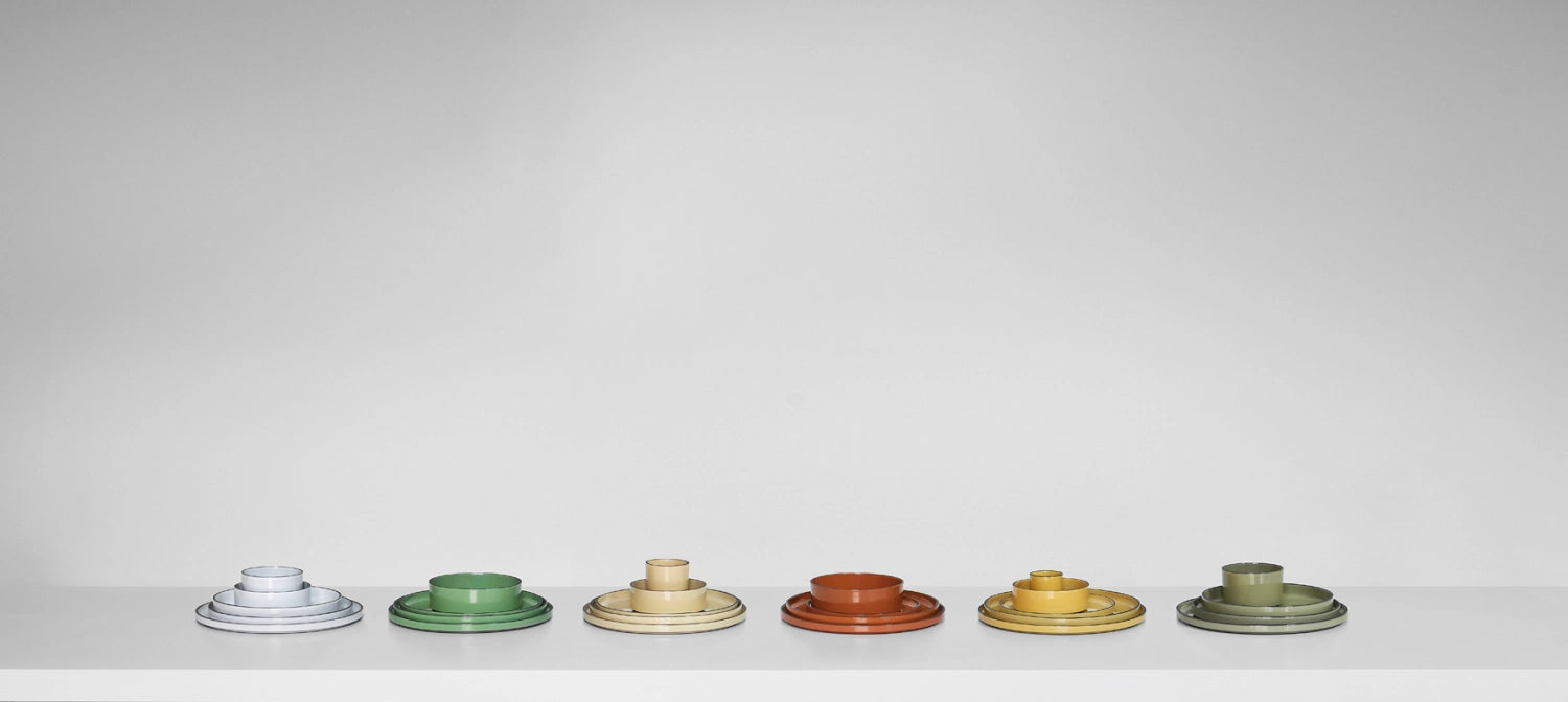 Elegante Caractère Schale in Zimt, Durchmesser 26 cm, Höhe 5,3 cm, ideal für stilvolle Tischdekoration und Servieren von Snacks.