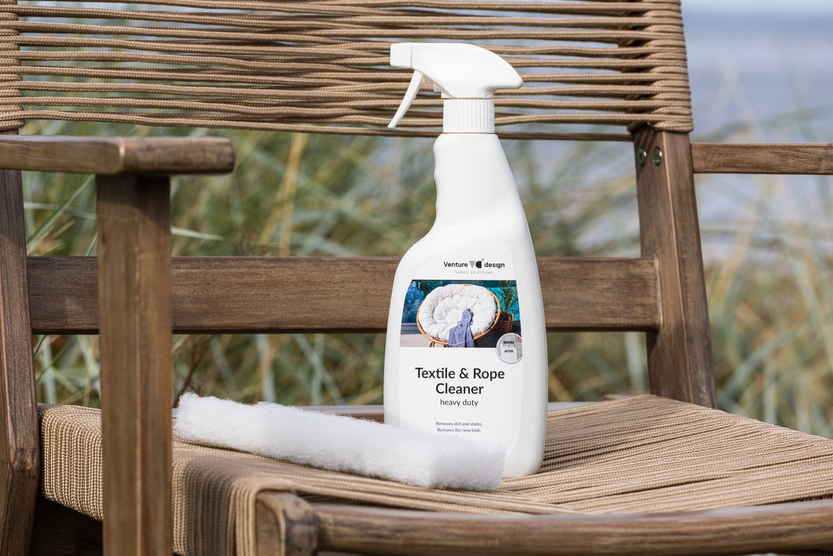 Bold Möbelpflege Fabrics Cleaner - 750ml in Transparent präsentiert im Onlineshop von KAQTU Design AG. Reinigungsmittel ist von Venture Home