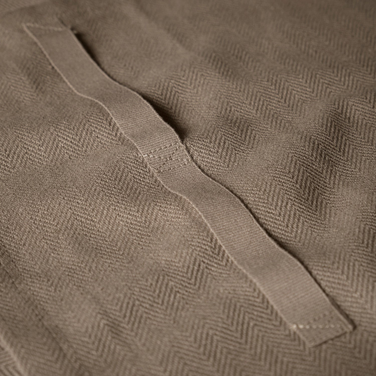 Elegantes Geschirrtuch in warmem Clay, 53x86 cm, aus 100% Biobaumwolle – ideal für umweltbewusste Haushalte und modernes Design.