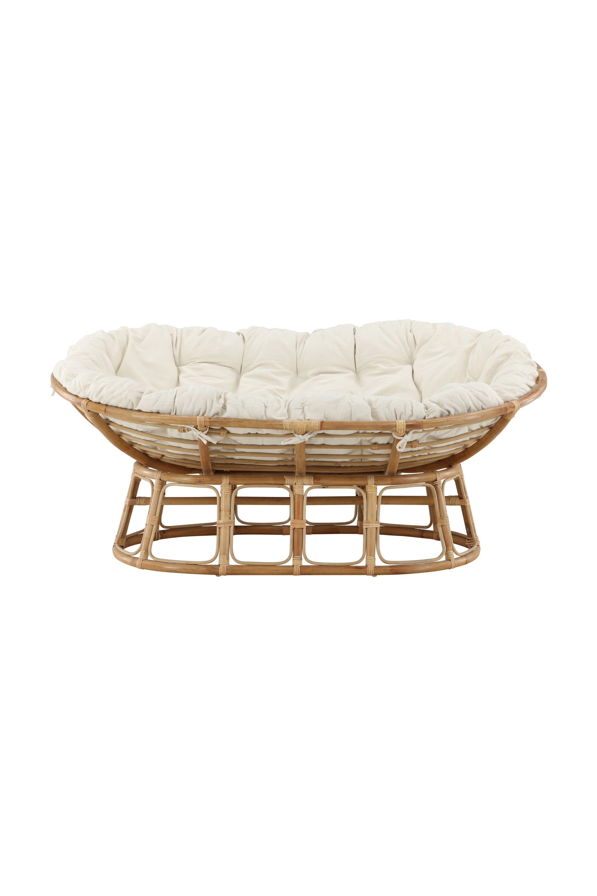 Elegante Rattan-Sonnenlounge mit weichem Kissen, ideal für stilvolle Entspannung im Garten oder auf der Terrasse.